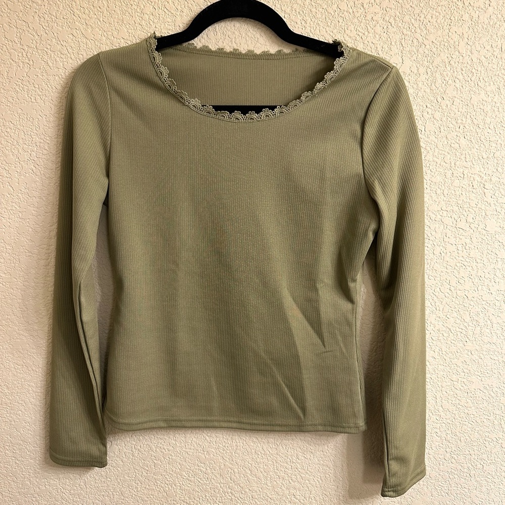 Lace trim long sleeve top